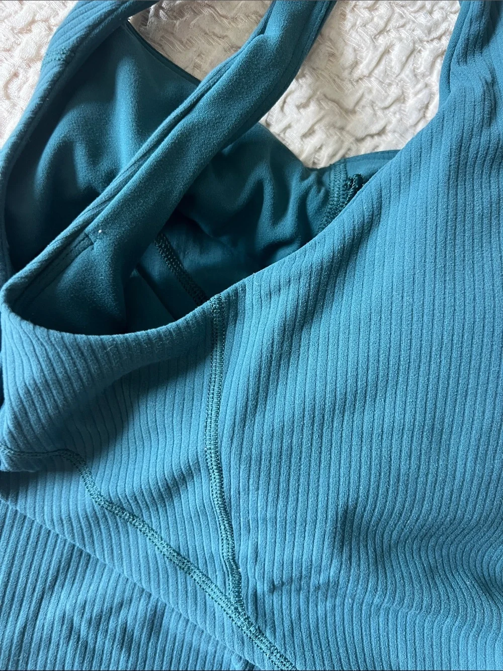 lululemon athletica Teal Ribbed Align Crop Tank size 6 EUC